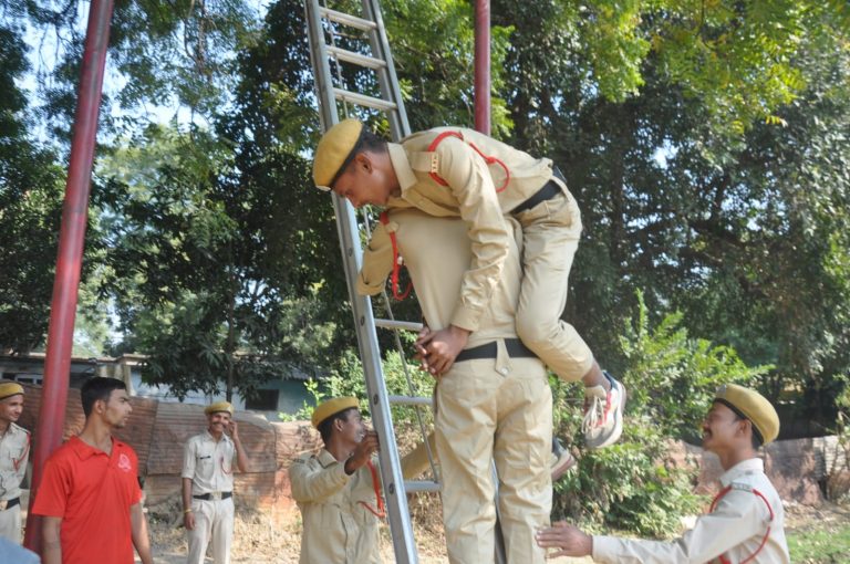 NAFS Jabalpur cadet practising ladder rescue carry